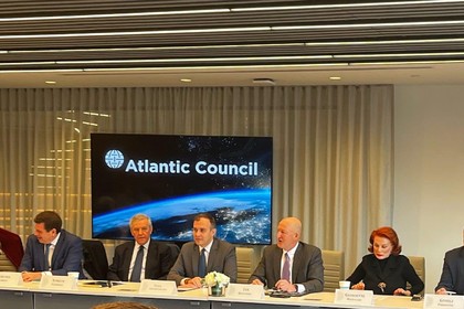 Посланик Панайотов участва в панелна дискусия в рамките на икономическия форум „Делфи“